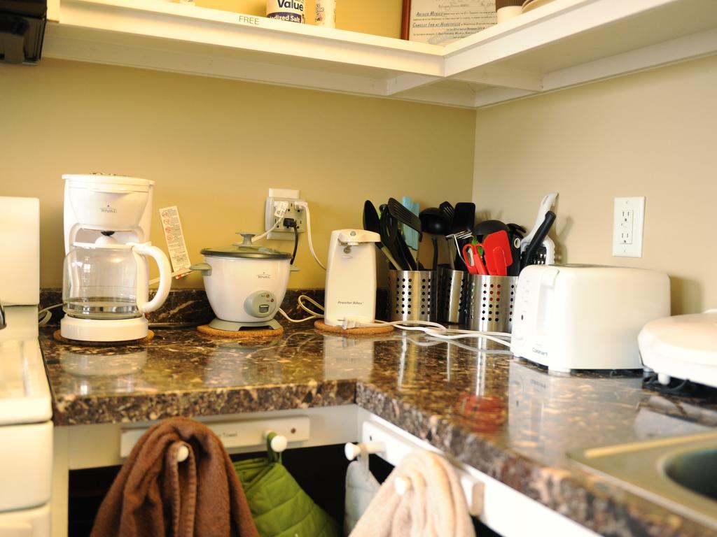 Camelot Inn At Honeyville المظهر الخارجي الصورة